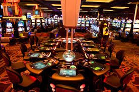 Myanmar Online Slots ဂိမ်းများ farfarfar app တွင် ကစားနေသောမြင်ကွင်း
